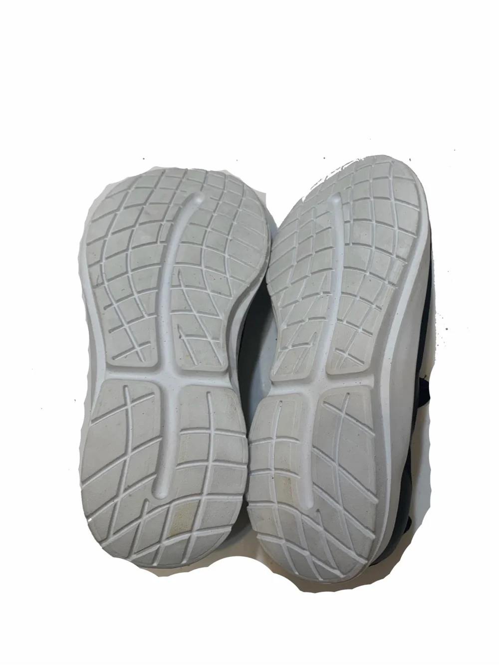 9 / OOFOS slip-on sneakers